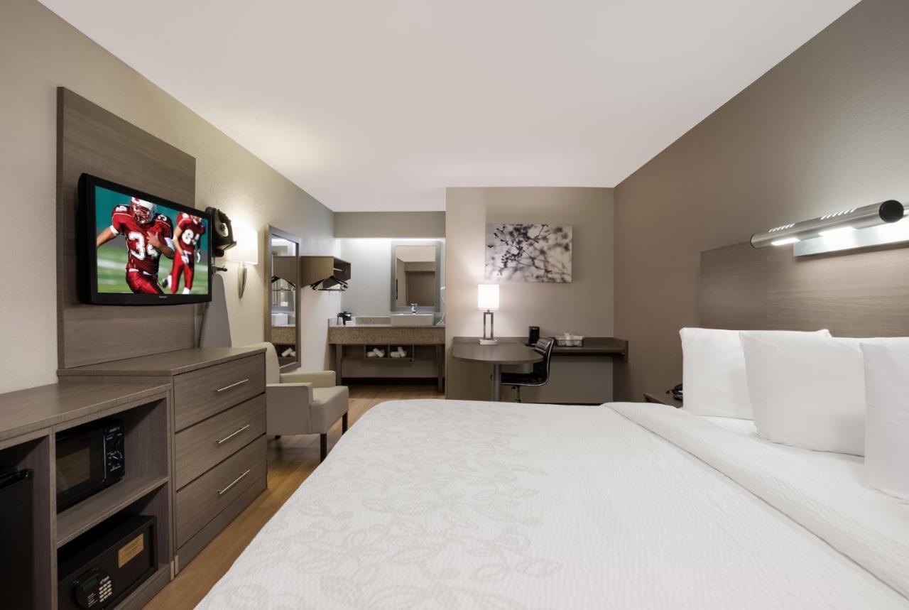 Red Roof Inn Plus+ Chicago - Naperville Extérieur photo