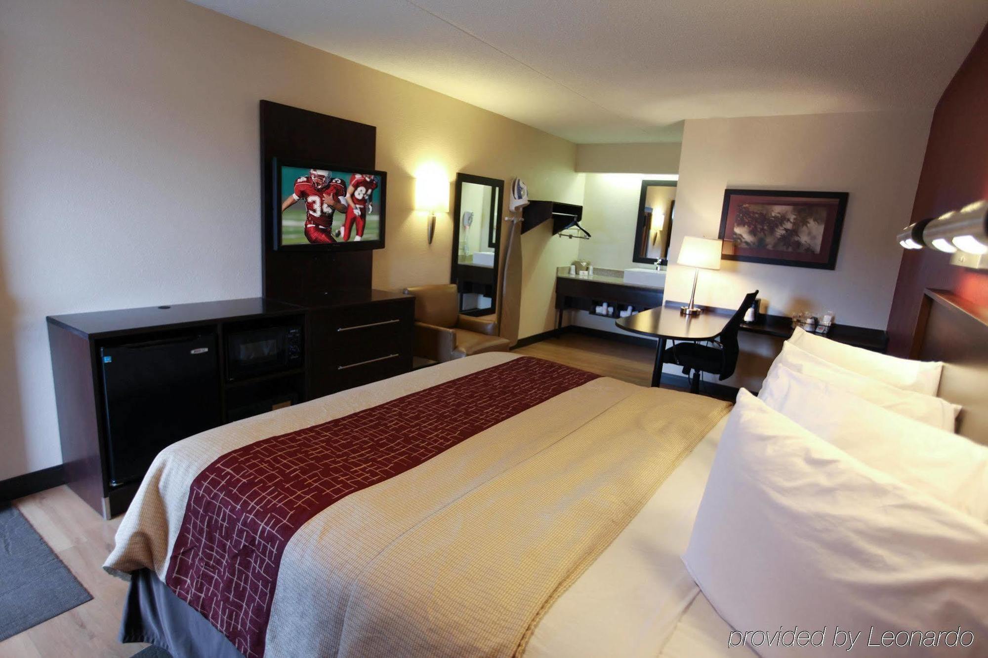 Red Roof Inn Plus+ Chicago - Naperville Extérieur photo
